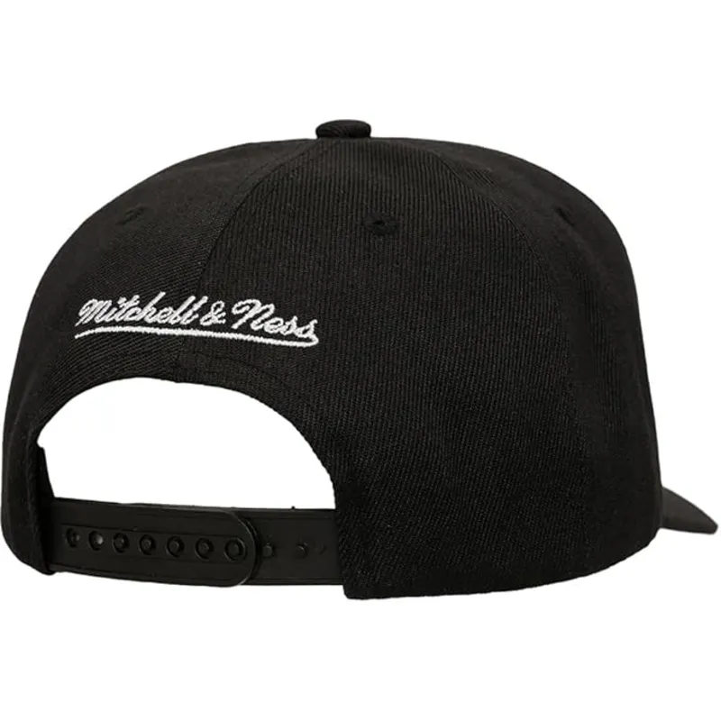 shapka-izvita-cherna-snapbek-tilted-pro-na-vancouver-grizzlies-nba-ot-mitchell-ness
