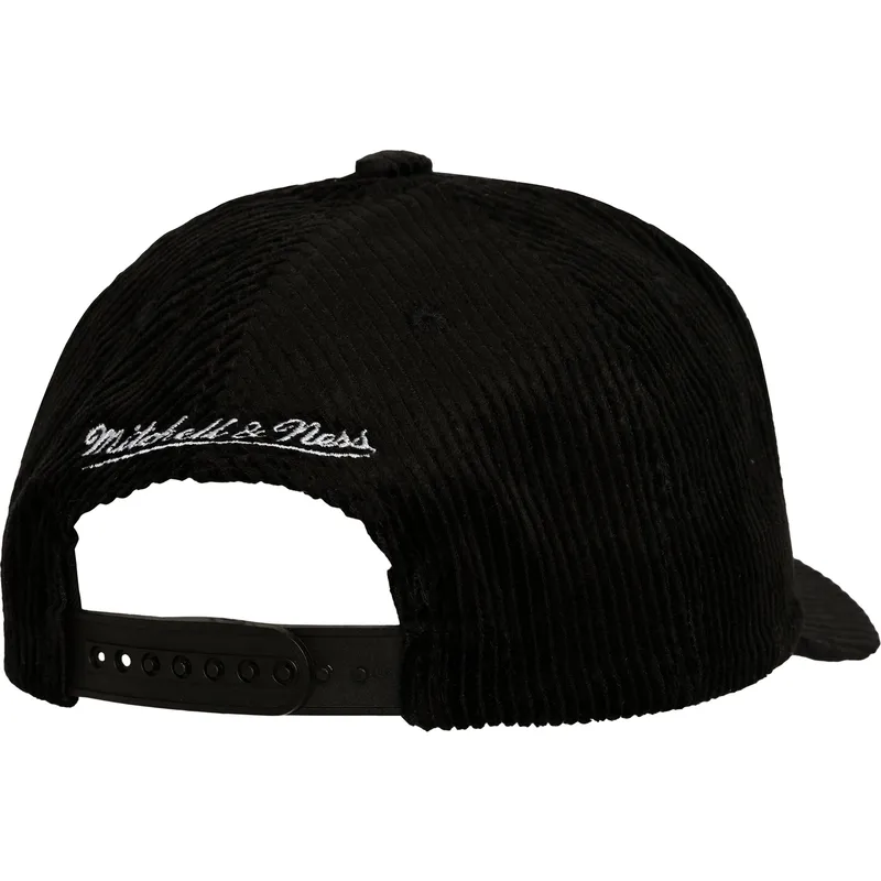 shapka-izvita-cherna-snapbek-arch-stamp-pro-na-chicago-blackhawks-nhl-ot-mitchell-ness shapka-izvita-cherna-snapbek-arch-stamp-pro-na-chicago-blackhawks-nhl-ot-mitchell-ness