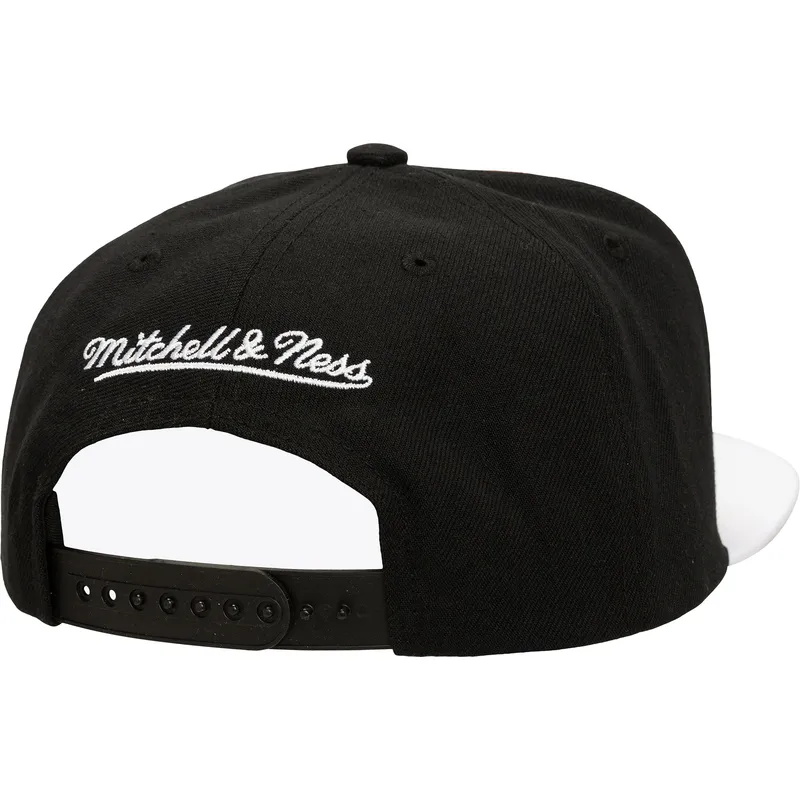 shapka-ploska-byala-snapbek-old-cut-na-chicago-bulls-nba-ot-mitchell-ness shapka-ploska-byala-snapbek-old-cut-na-chicago-bulls-nba-ot-mitchell-ness