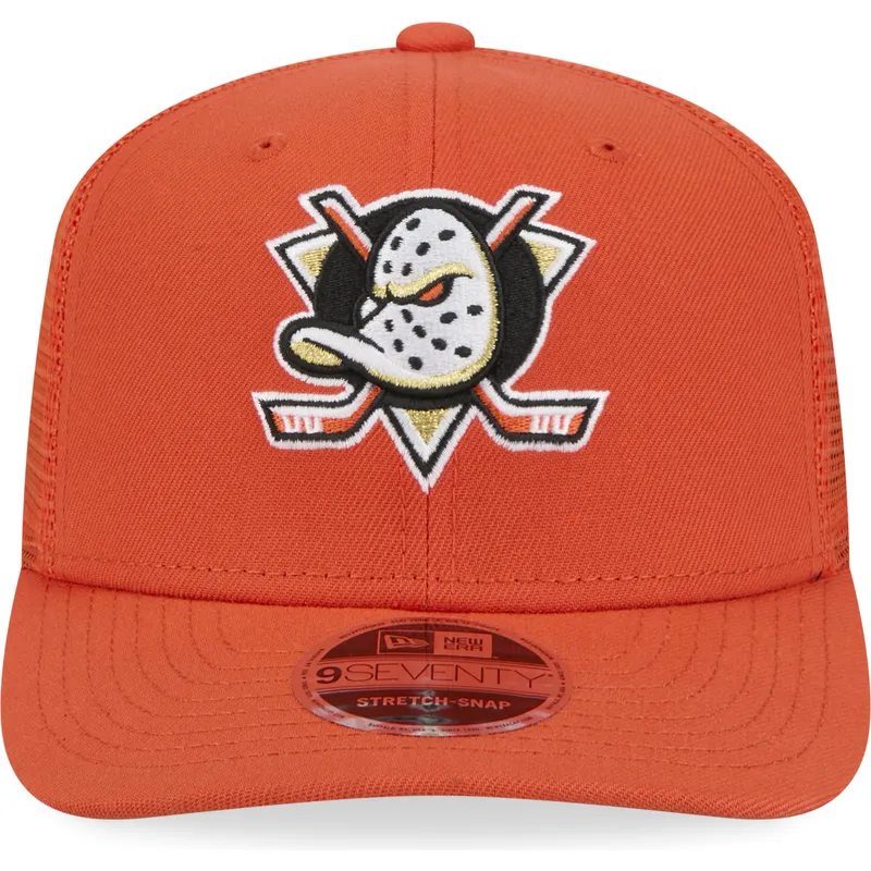 shapka-izvita-traker-oranzhev-snapbek-9seventy-stretch-snap-evergreen-na-anaheim-ducks-nhl-ot-new-era