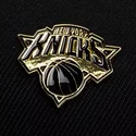 shapka-izvita-cherna-snapbek-pinned-gold-pro-na-new-york-knicks-nba-ot-mitchell-ness