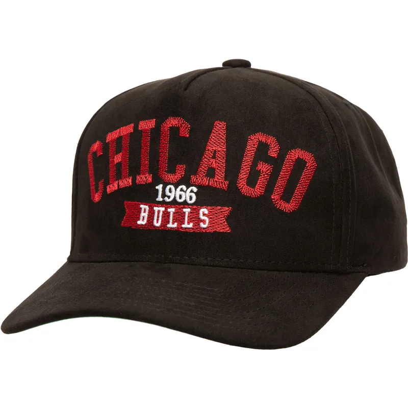 shapka-izvita-cherna-snapbek-shady-suede-pro-na-chicago-bulls-nba-ot-mitchell-ness