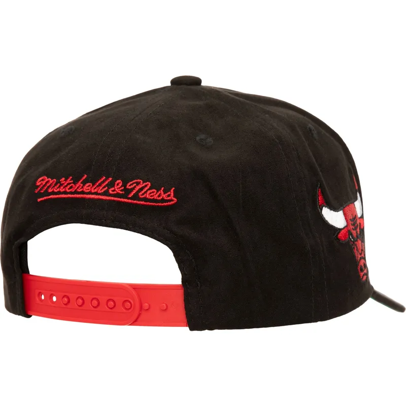 shapka-izvita-cherna-snapbek-shady-suede-pro-na-chicago-bulls-nba-ot-mitchell-ness