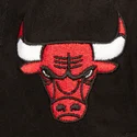 shapka-izvita-cherna-snapbek-shady-suede-pro-na-chicago-bulls-nba-ot-mitchell-ness