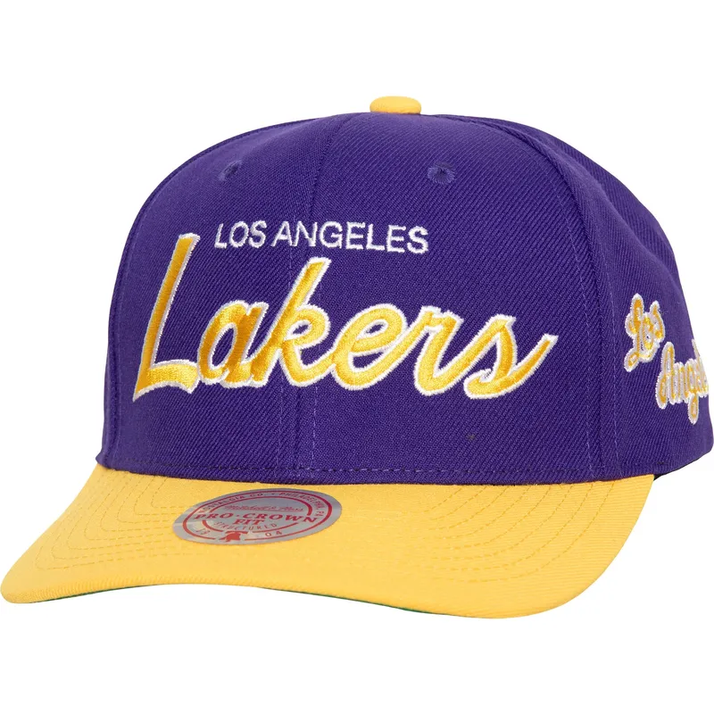 violet-og-gul-buet-kasket-snapback-team-script-20-pro-fra-los-angeles-lakers-nba-fra-mitchell-ness