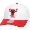 shapka-izvita-chervena-snapback-y-team-2-tone-20-pro-na-chicago-bulls-nba-ot-mitchell-ness