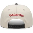 shapka-ploska-cherna-snapbek-across-the-board-na-philadelphia-76ers-nba-ot-mitchell-ness