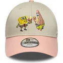 beige-und-rosa-gebogene-snapback-kappe-fur-kinder-9forty-von-spongebob-und-patrick-star-von-new-era