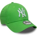 grune-gebogene-verstellbare-kappe-fur-kinder-9forty-essential-von-new-york-yankees-mlb-von-new-era