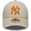 shapka-izvita-bezhov-reguliruem-za-deca-9forty-league-essential-na-new-york-yankees-mlb-ot-new-era
