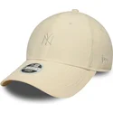 shapka-izvita-bezhov-reguliruem-9forty-mini-cord-na-new-york-yankees-mlb-ot-new-era