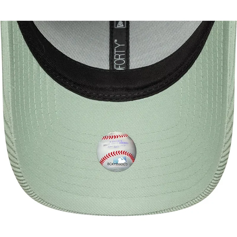 casquette-courbee-verte-ajustable-pour-femme-9forty-mini-cord-new-york-yankees-mlb-new-era