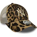 shapka-izvita-shapka-traker-leopard-snapbek-9forty-m-crown-a-frame-leopard-na-new-york-yankees-mlb-ot-new-era