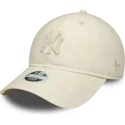 shapka-izvita-bezhov-reguliruem-9twenty-midi-linen-na-new-york-yankees-mlb-ot-new-era