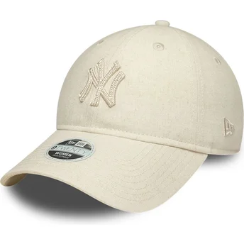 Buet beige justerbar kasket med beige logo til kvinder 9TWENTY Midi Linen fra New York Yankees MLB fra New Era