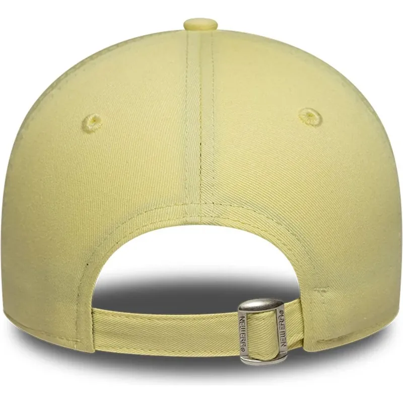 gelbe-gebogene-verstellbare-damenkappe-9twenty-league-essential-midi-der-new-york-yankees-mlb-von-new-era