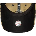 buet-kasket-med-leopardmonster-justerbar-med-sort-logo-til-kvinder-9twenty-leopard-fra-new-york-yankees-mlb-fra-new-era