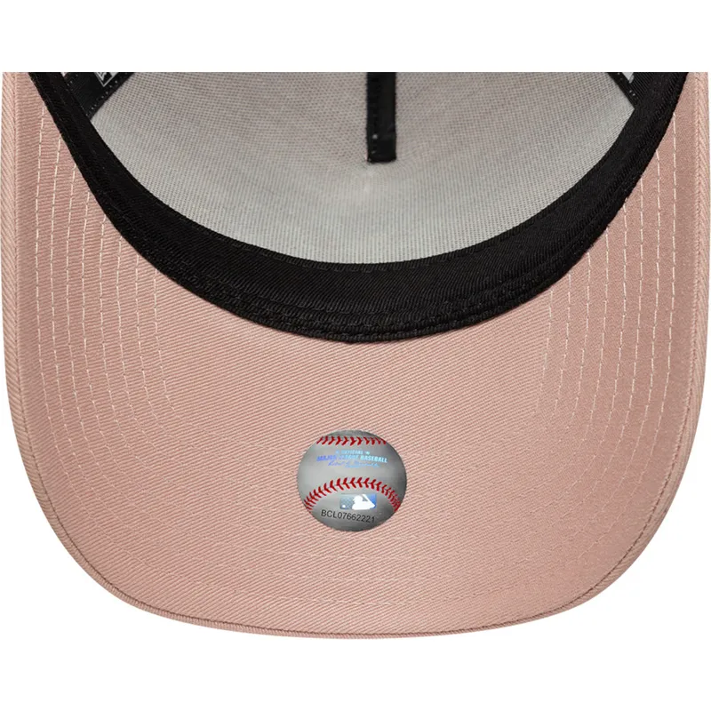 shapka-izvita-traker-roza-snapbek-9forty-a-frame-floral-na-new-york-yankees-mlb-ot-new-era
