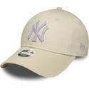 shapka-izvita-bezhov-reguliruem-9forty-metallic-na-new-york-yankees-mlb-ot-new-era
