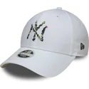 shapka-izvita-byala-reguliruem-9forty-floral-infill-na-new-york-yankees-mlb-ot-new-era