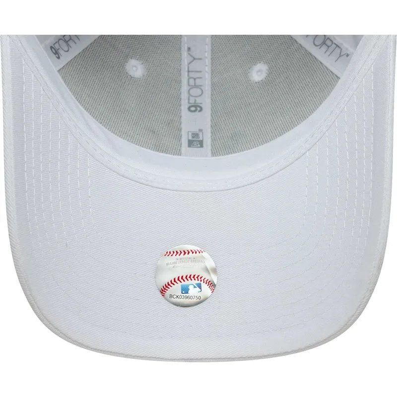 shapka-izvita-byala-reguliruema-9forty-floral-infill-na-new-york-yankees-mlb-ot-new-era