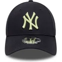 shapka-izvita-tmnosin-reguliruema-9forty-league-essential-na-new-york-yankees-mlb-ot-new-era