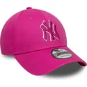 new-era-izvita-kozirka-rozovo-logo-9forty-team-outline-new-york-yankees-mlb-rozova-reguliruema-shapka