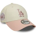 new-era-izvita-kozirka-rozovo-logo-9forty-world-series-patch-los-angeles-dodgers-mlb-bezhova-i-rozova-reguliruema-shapka