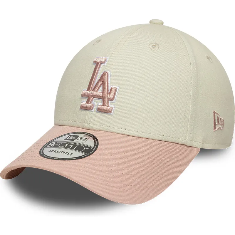 buet-beige-og-lyserod-justerbar-kasket-med-lyserodt-logo-9forty-world-series-patch-fra-los-angeles-dodgers-mlb-fra-new-era