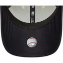 shapka-izvita-bezhov-adjustable-strap-y-marino-con-logo-marino-9forty-world-series-na-new-york-yankees-mlb-ot-new-era