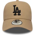 gorra-curva-marron-snapback-con-logo-negro-e-frame-league-essential-de-los-angeles-dodgers-mlb-de-new-era
