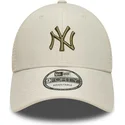 beige-verstellbare-trucker-kappe-mit-grunem-logo-9forty-homefield-midi-der-new-york-yankees-mlb-von-new-era