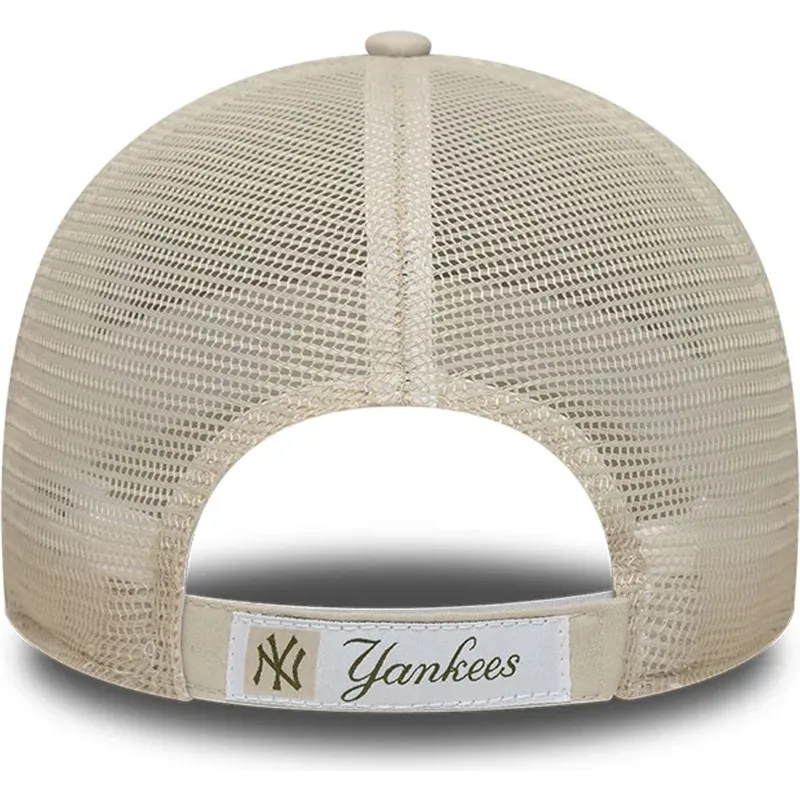 shapka-izvita-bezhov-reguliruema-9forty-homefield-midi-na-new-york-yankees-mlb-ot-new-era
