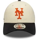 shapka-izvita-bezhov-snapbek-9forty-m-crown-side-script-na-new-york-mets-mlb-ot-new-era
