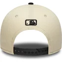 buet-beige-og-sort-snapback-kasket-9forty-m-crown-side-script-fra-new-york-mets-mlb-fra-new-era