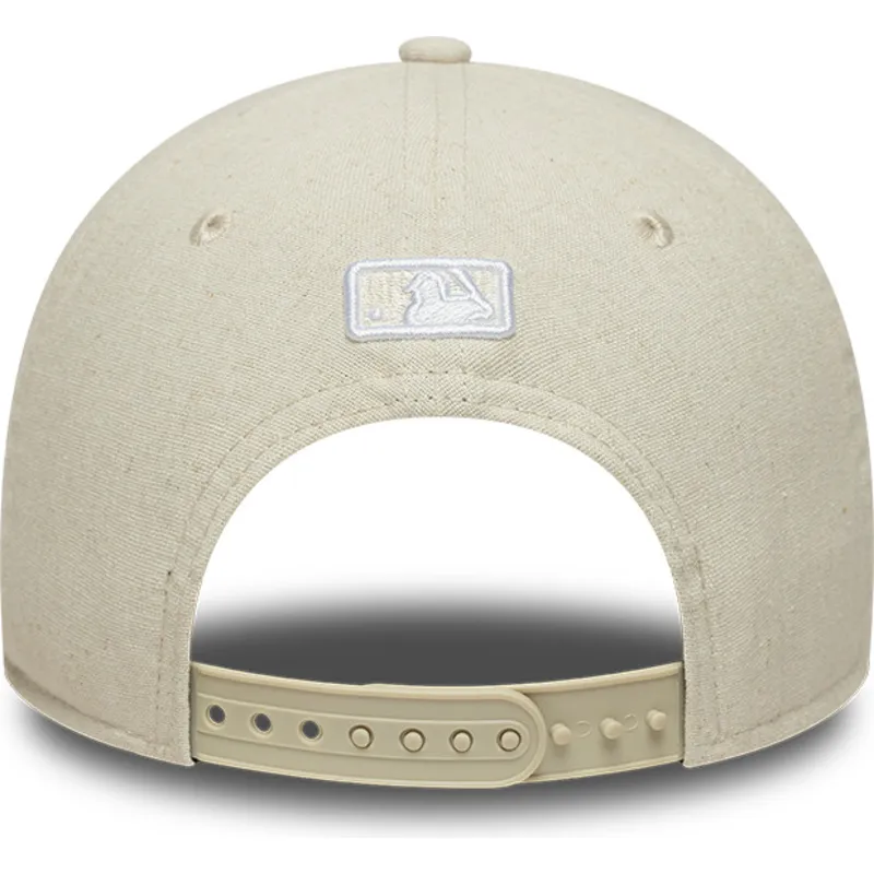 beige-gebogene-snapback-kappe-9forty-m-crown-linen-der-new-york-yankees-mlb-von-new-era