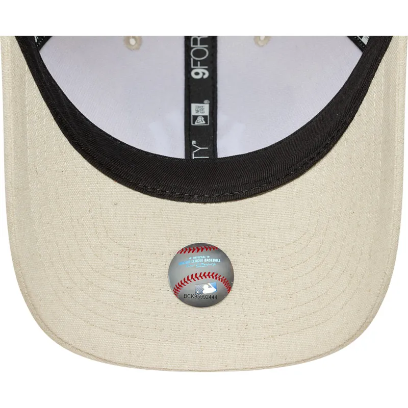 buet-beige-snapback-kasket-9forty-m-crown-linen-fra-new-york-yankees-mlb-fra-new-era