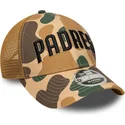 shapka-izvita-kamuflazh-snapbek-9forty-m-crown-wordmark-na-san-diego-padres-mlb-ot-new-era