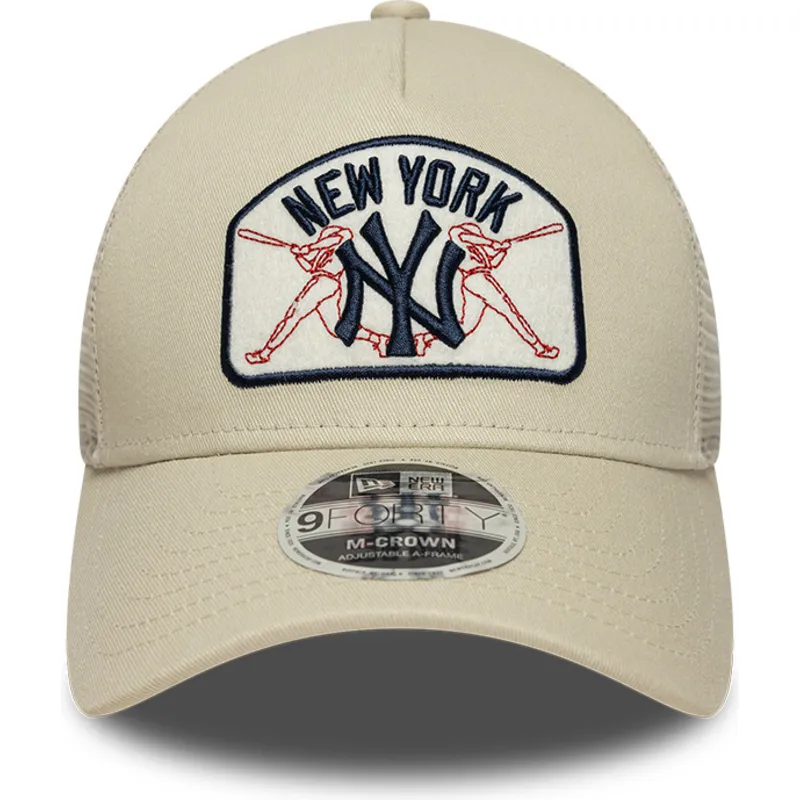 shapka-izvita-traker-bezhov-snapbek-9forty-m-crown-a-frame-na-new-york-yankees-mlb-ot-new-era