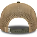 shapka-izvita-traker-bezhov-snapbek-9forty-m-crown-a-frame-ot-new-era