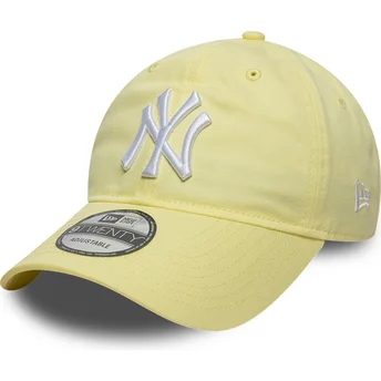 Lys gul justerbar kurvet kasket 9TWENTY League Essential fra New York Yankees MLB af New Era