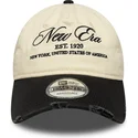 buet-beige-og-sort-justerbar-kasket-9twenty-wash-distress-a-frame-fra-new-era