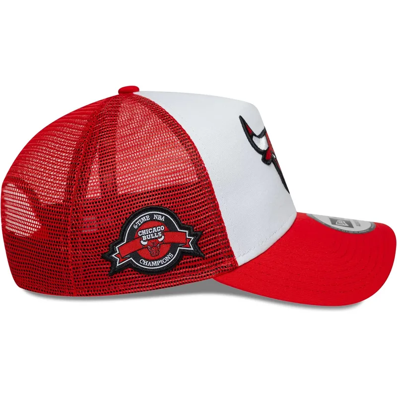 shapka-izvita-traker-chervena-snapbek-a-frame-side-patch-na-chicago-bulls-nba-ot-new-era