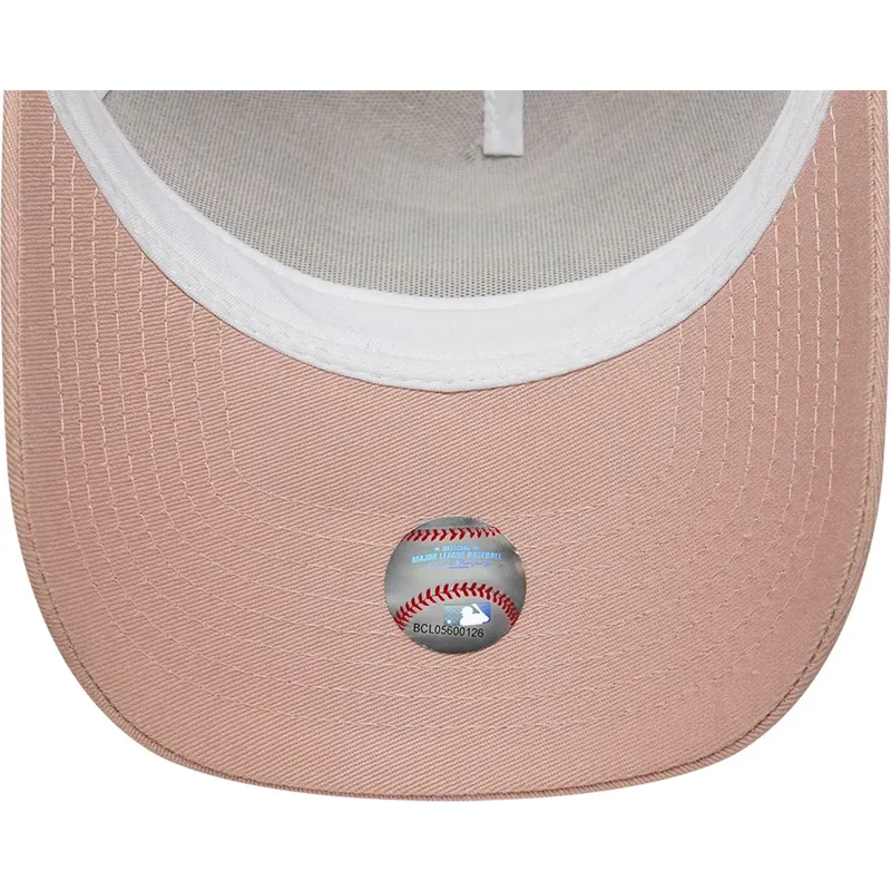 new-era-pink-logo-a-frame-outline-new-york-yankees-mlb-rozova-shapka-traker
