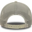 shapka-izvita-traker-bezhov-snapbek-a-frame-summer-patch-ot-new-era