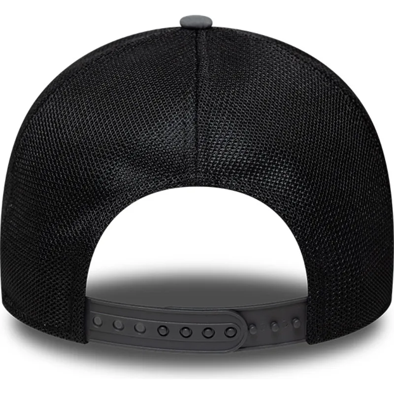 shapka-izvita-siv-snapbek-cheren-a-frame-sport-na-new-york-yankees-mlb-ot-new-era