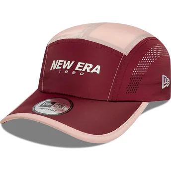 Rød justerbar 5-panel buet kasket Runner Colour Block fra New Era