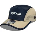 kasket-5-panel-buet-marinebla-justerbar-runner-colour-block-fra-new-era