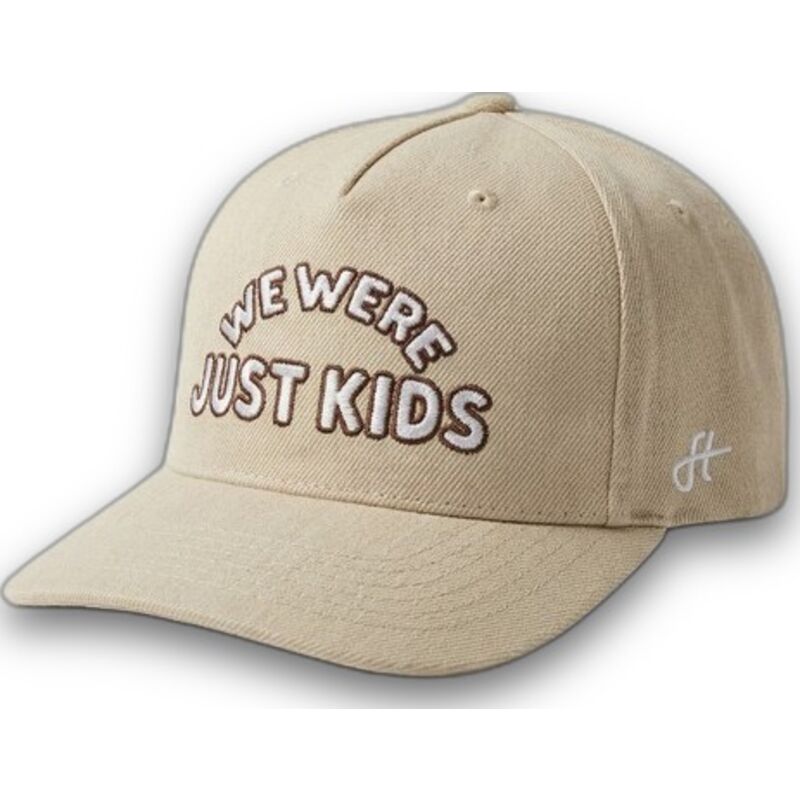 shapka-izvita-bezhov-snapback-the-retro-na-gorra-curva-beige-snapback-just-kids-the-retro-ot-homenage