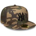 gorra-plana-camuflaje-ajustada-con-logo-negro-59fifty-camo-de-new-york-yankees-mlb-de-new-era